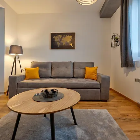 アパート Sestre ズラティボール