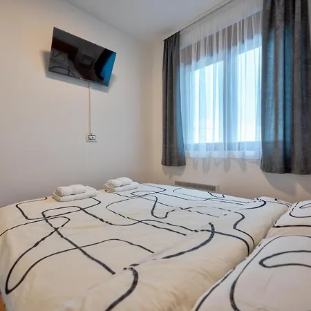 Sestre アパート ズラティボール